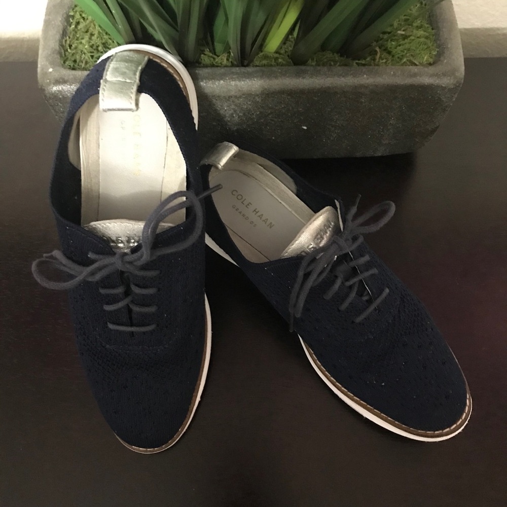 Cole Haan Women’s Navy Oxford flat